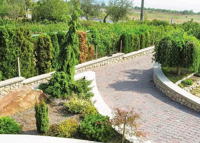 In Balatongyoeroek 40844 בית נופש